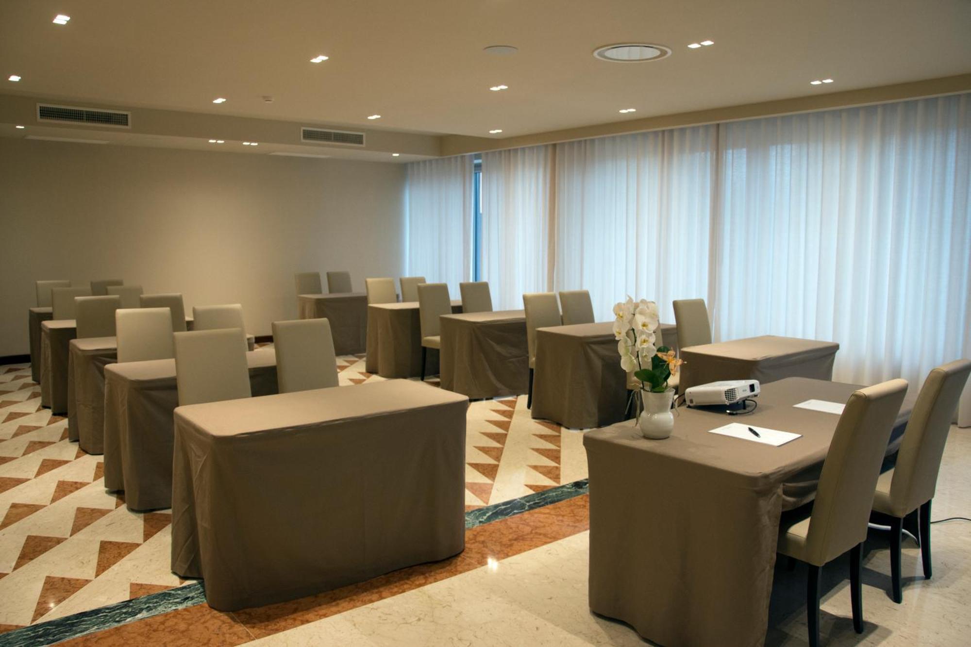 Hotel Commercio Battipaglia Eksteriør billede