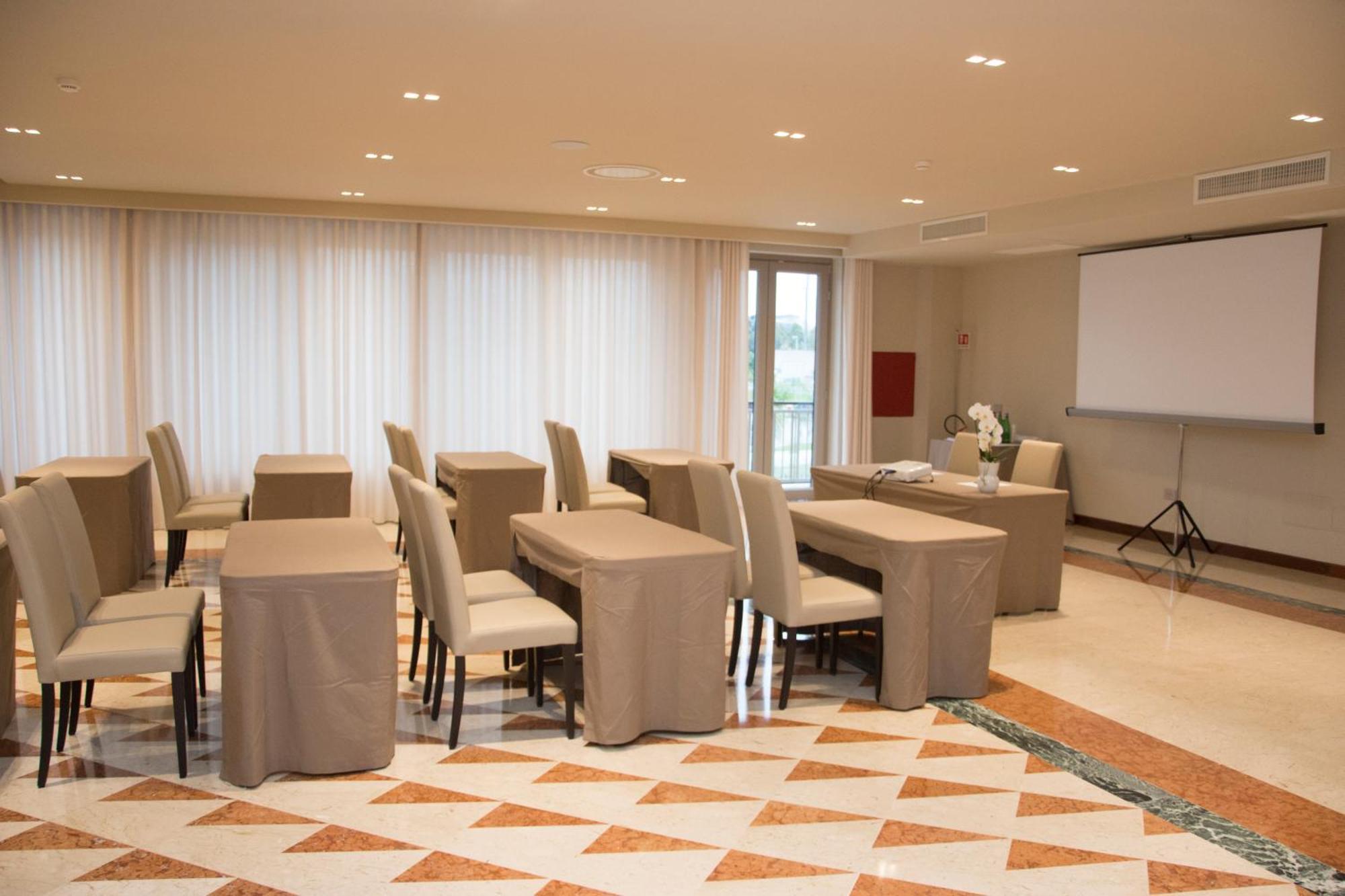 Hotel Commercio Battipaglia Eksteriør billede