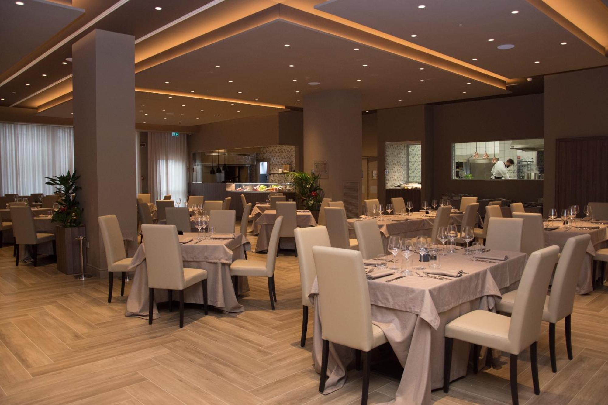 Hotel Commercio Battipaglia Eksteriør billede