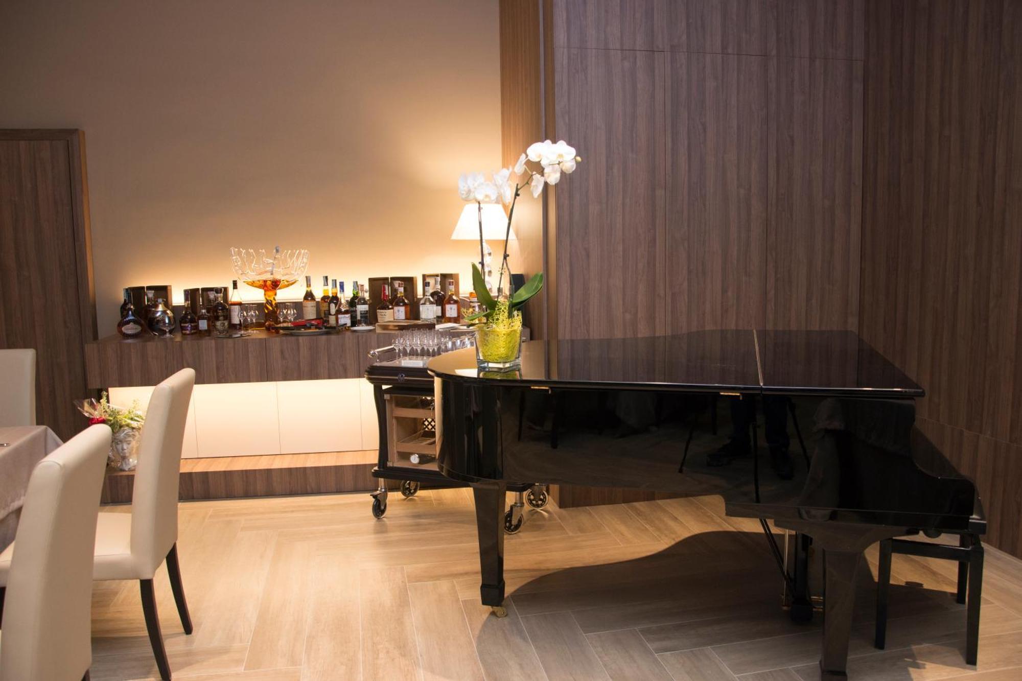 Hotel Commercio Battipaglia Eksteriør billede