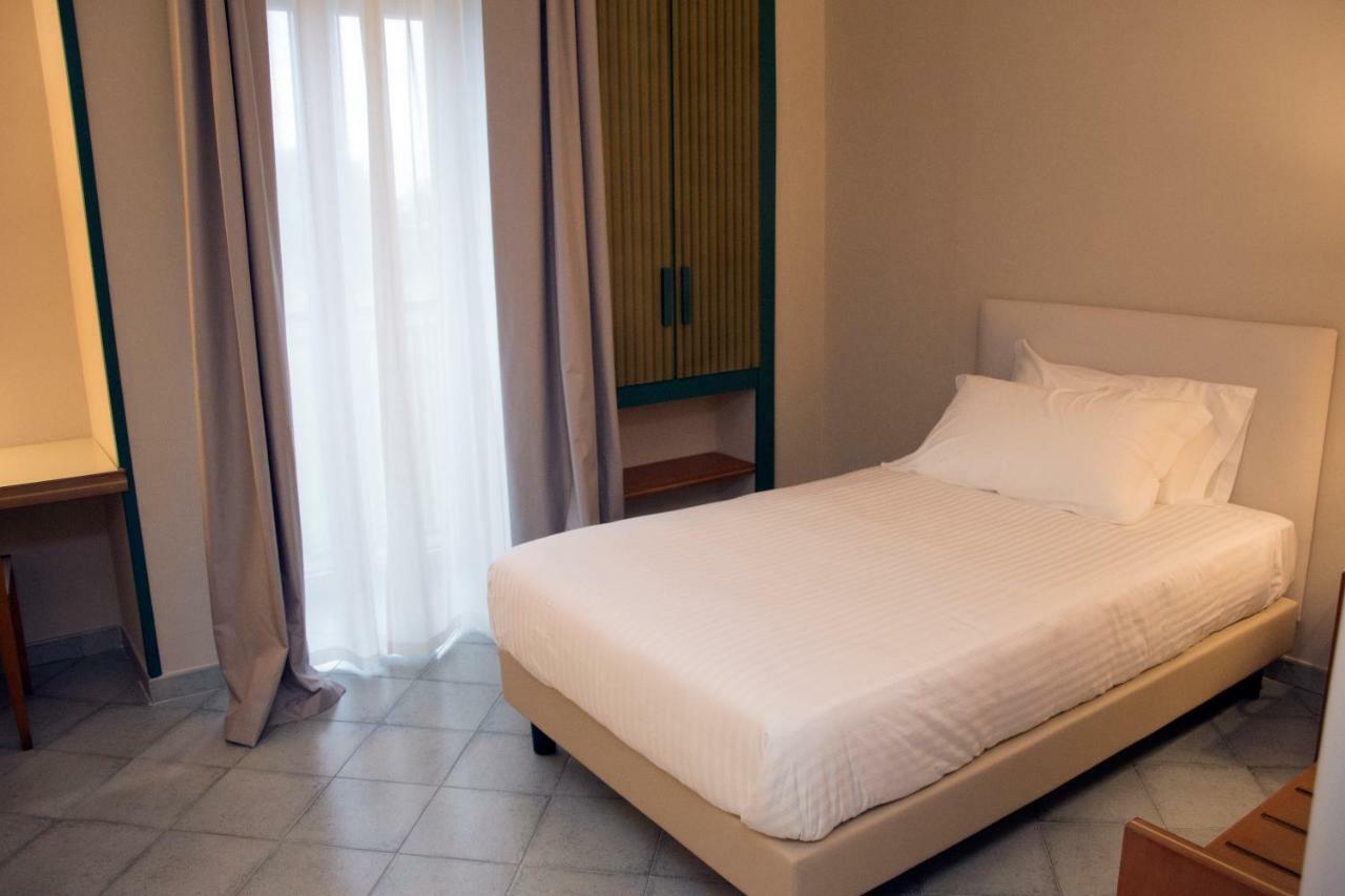 Hotel Commercio Battipaglia Eksteriør billede