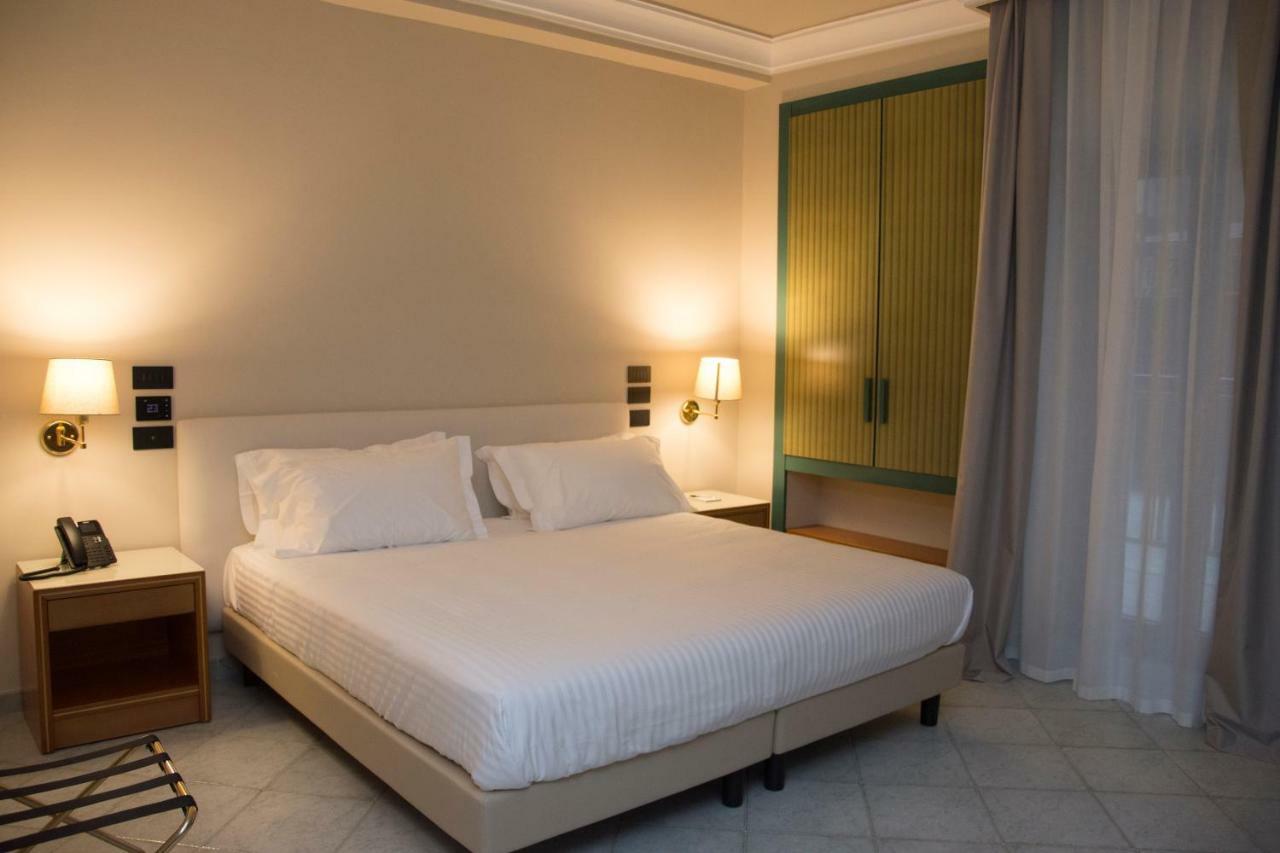 Hotel Commercio Battipaglia Eksteriør billede
