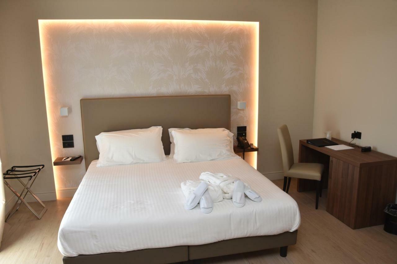 Hotel Commercio Battipaglia Eksteriør billede
